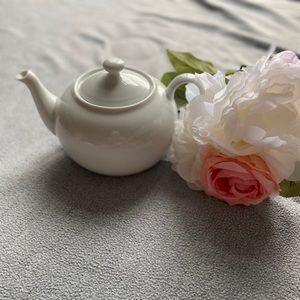 DISH WASHER SAFE WHITE TEA POT HOME FITZ